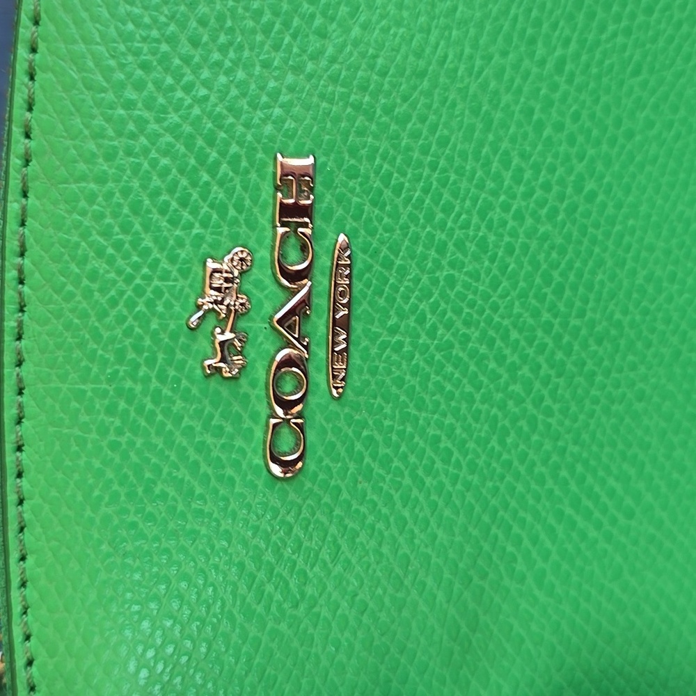 Coach Vibrant Emerald Green Satchel Christmas Rhinestone Heart. 11"x 7.25"x 4" - Picture 13 of 16